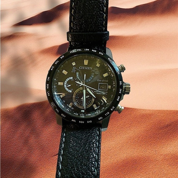 CITIZEN H820-S103959 world time eco-drive black solar quartz mens leather watch - Picture 1 of 11